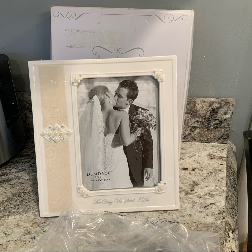 Demdaco Studio Our Wedding Day 5x7 Photo Frame White Ceramic Crystals NIB - Picture 4 of 10